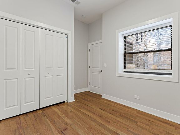 3rd image of 356 W Dickens Ave APT 4
