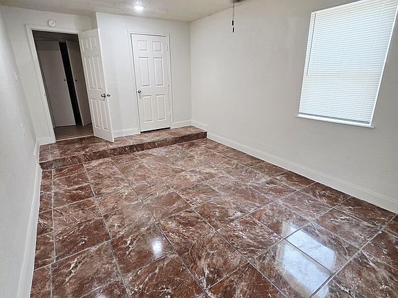 5th image of 4112 Eastover Ave