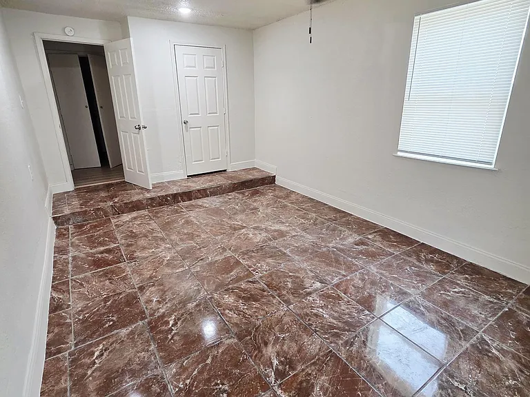 4112 Eastover Ave — Photo 5