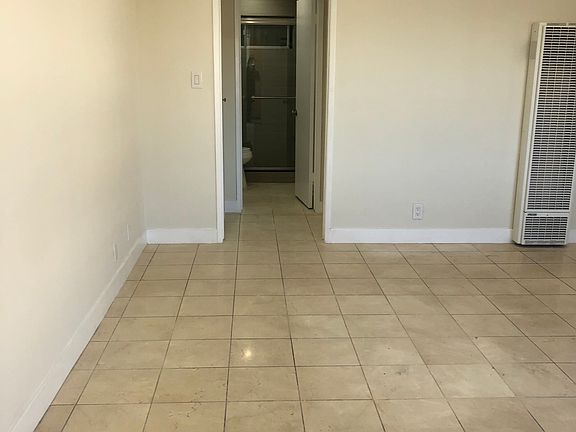 4th image of 11710 Otsego St #7
