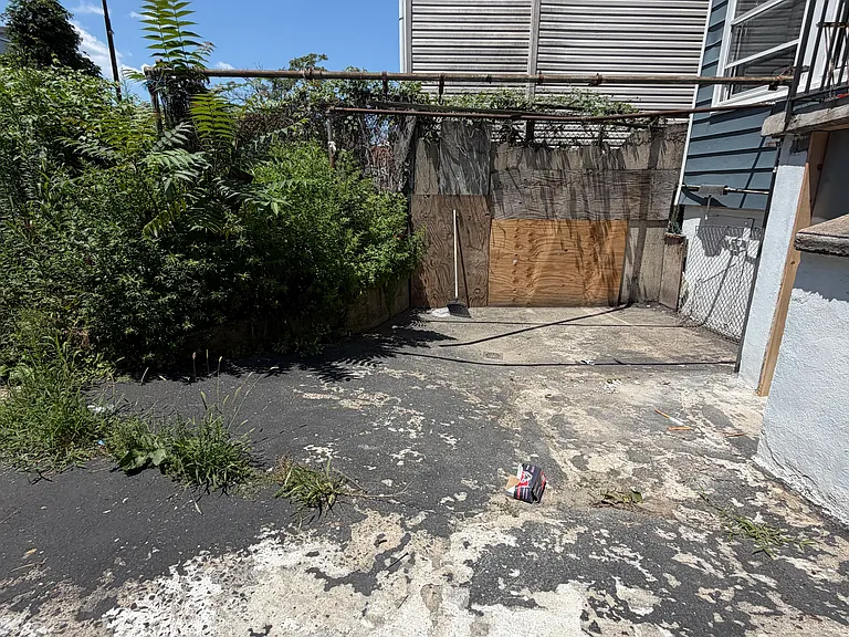 78 Maple St — Photo 10