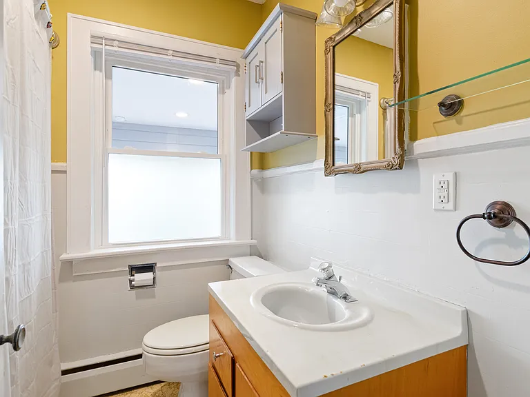 501 Park St — Photo 21