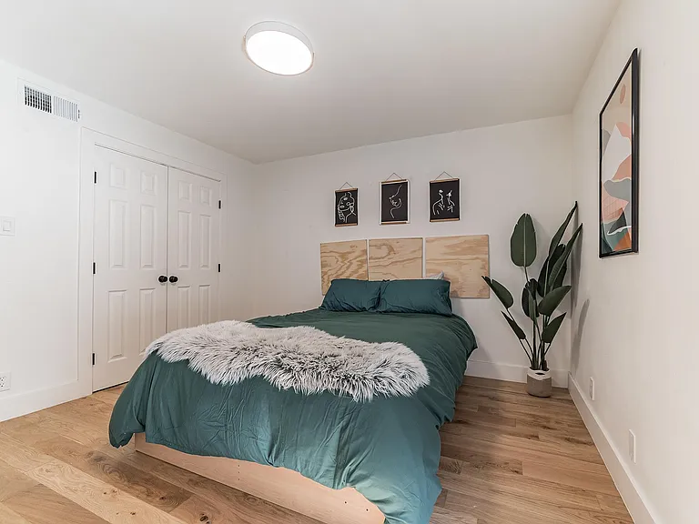 300 Crockett St #111 — Photo 15