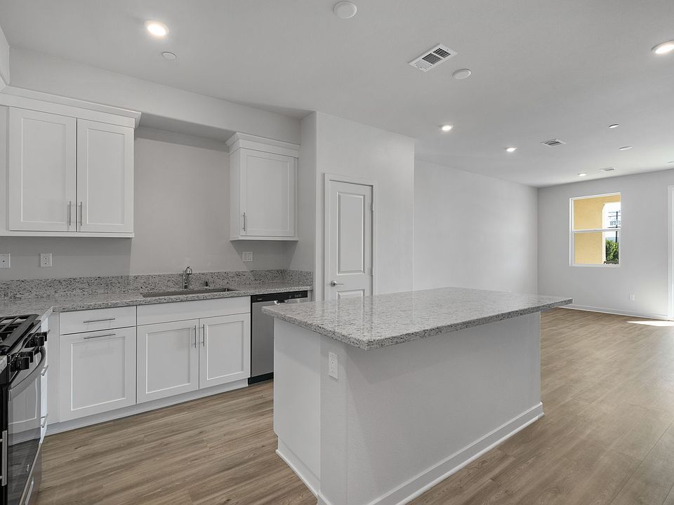 1st image of 128 Dove Lndg