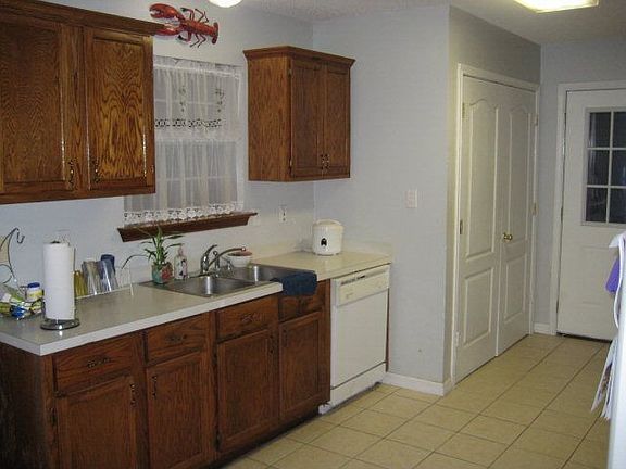 3rd image of 1309 Arbor Cir