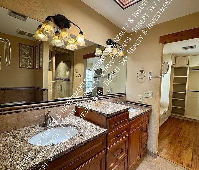 1719 Regal Rdg — Photo 20