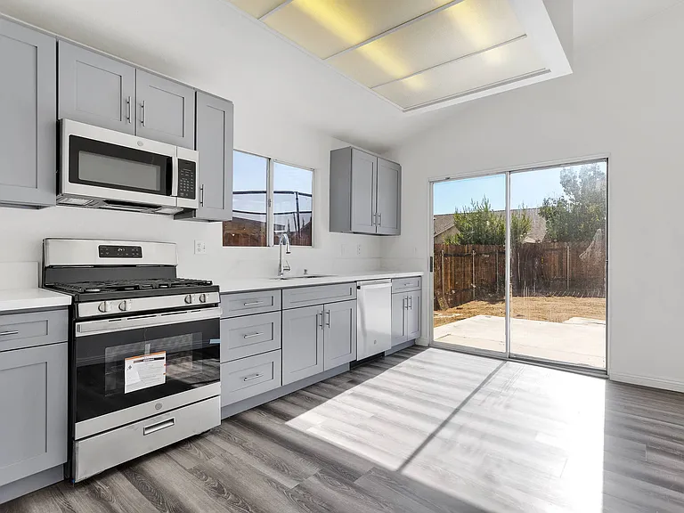 12145 Cobblestone Dr — Photo 11