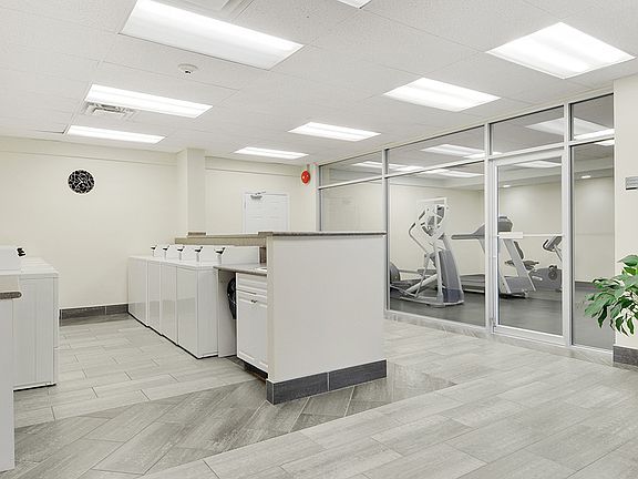 4th image of 1228 Nicola St #405