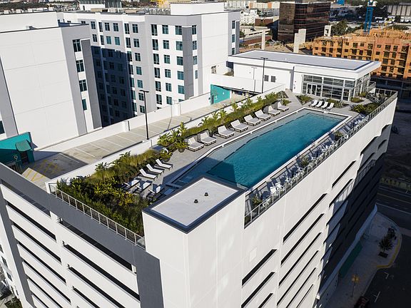 4th image of 462 N Terry Ave #503