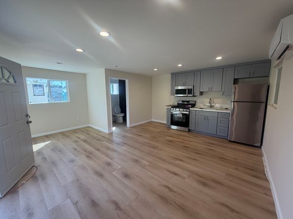 7651 Oak Park Ave