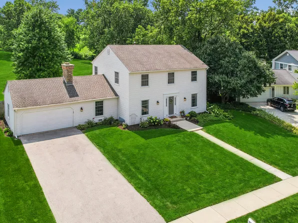 6S370 New Castle Rd, Naperville, IL 60540