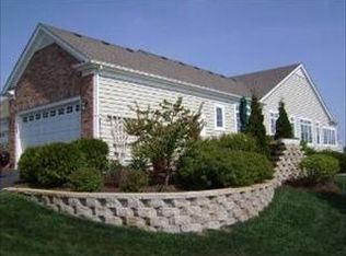 4302 Weatherstone Rd, Crystal Lake, IL 60014