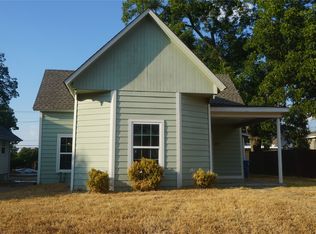 127 E Hull St, Denison, TX 75021