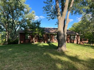 7705 NW Pampas Ln, Kansas City, MO 64152