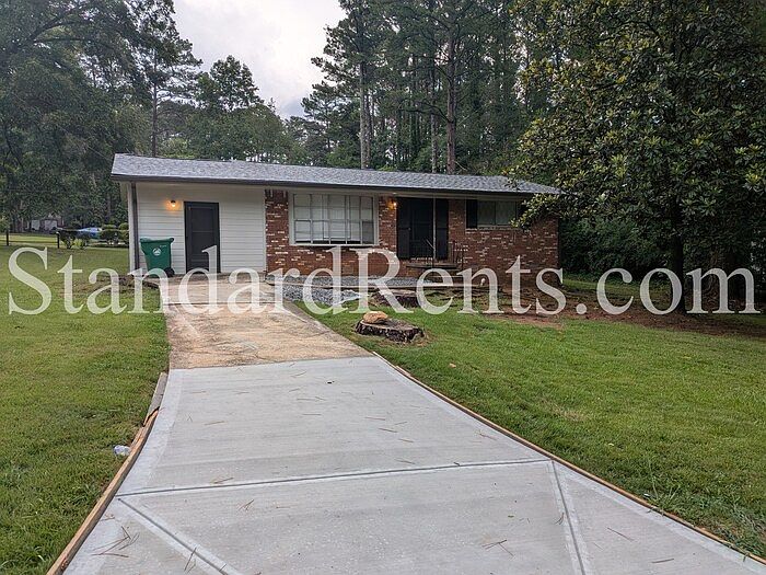 1st image of 2916 Battle Forrest Dr