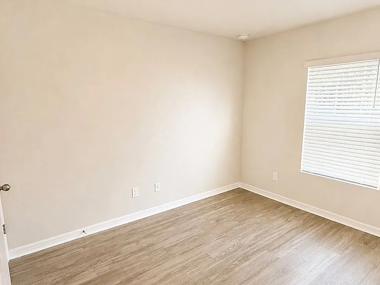 361 Greenbriar Blvd — Photo 12