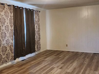 3rd image of 271 W Parkview Dr APT B