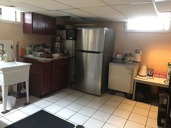 4th image of 10742 S Avenue M