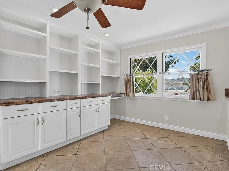 2310 E Monroe Ave — Photo 10