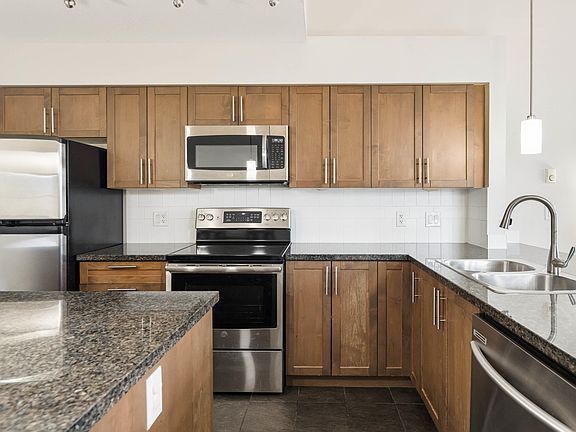 5th image of 12283 224th St #406