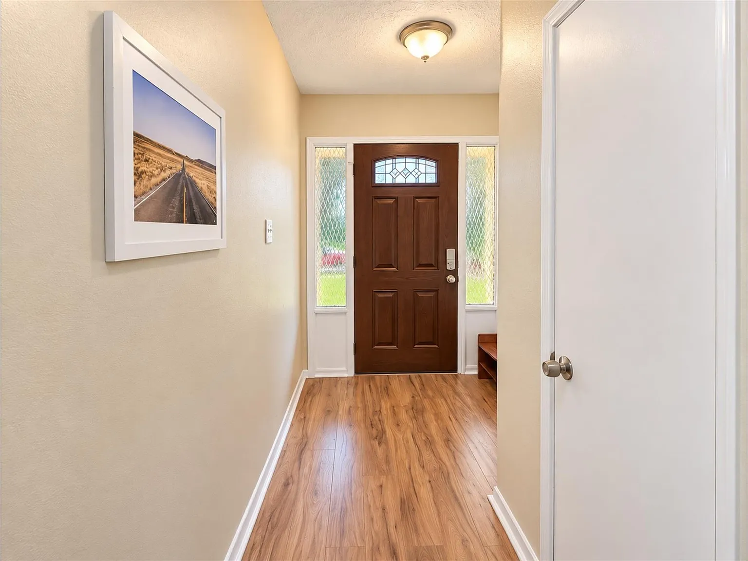 3 bed, 2.0 bath, 1314 sqft, $2,250 — Photo 2