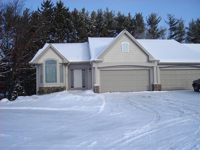 Exterior
						:
						Front view