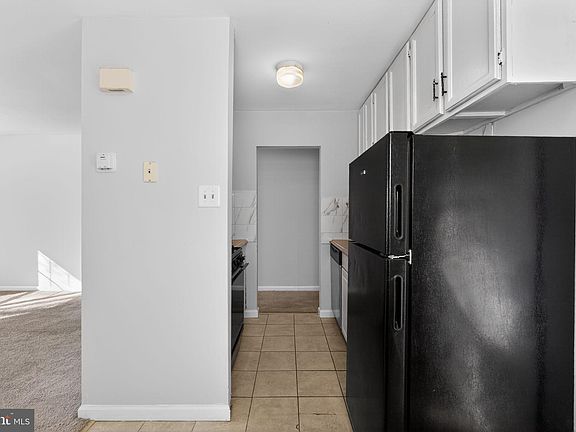 5th image of 426 Harmon Rd Floor 2