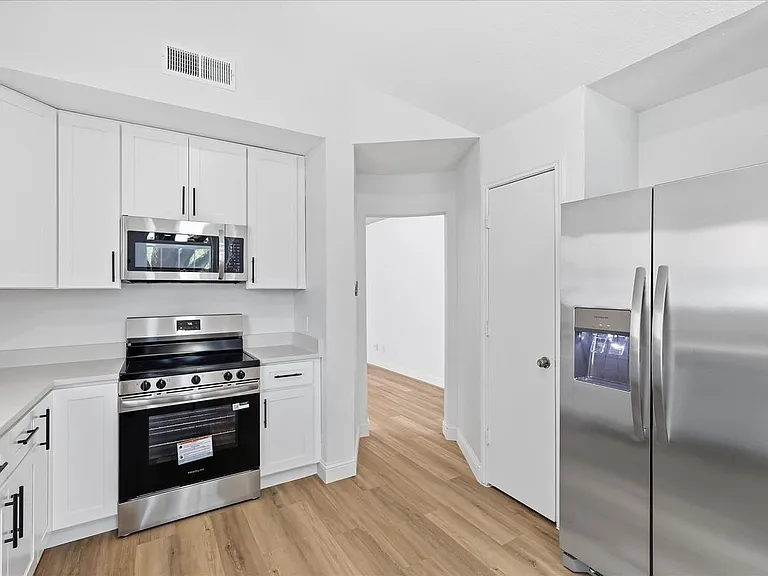 8812 Sabinas Trl — Photo 8