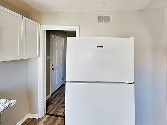 5th image of 2607 N Layman Ave