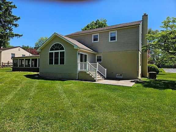 3rd image of 1255 Eagle Rd