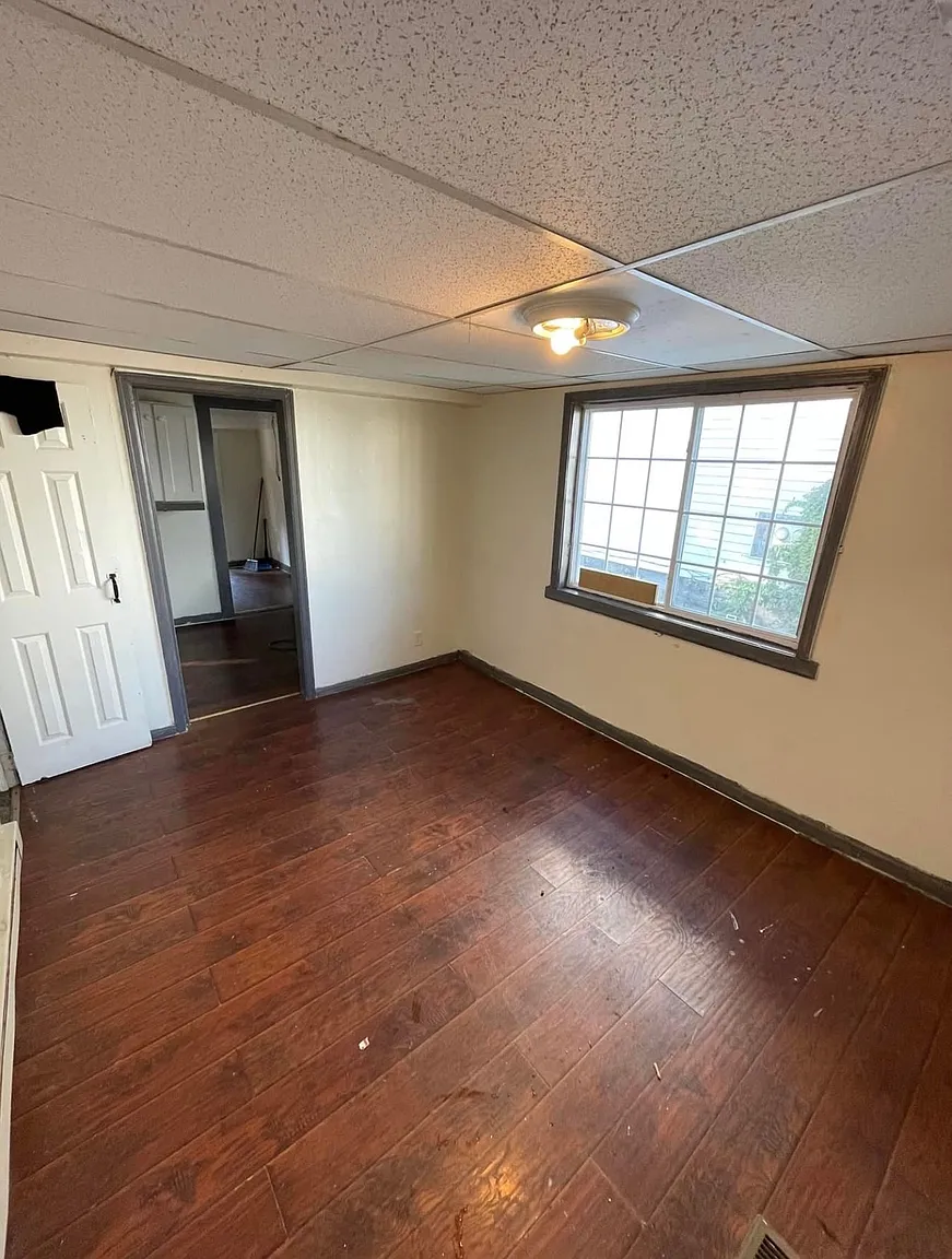 320 W Gray St #4 photo 1