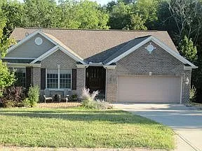 497 Eagleview Dr photo 1