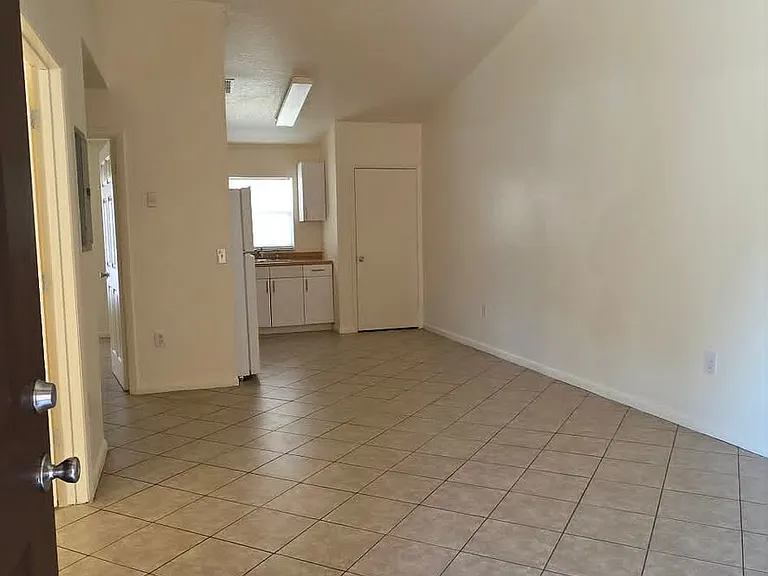 8325 Omaha Cir — Photo 2