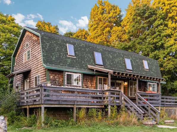 27996 Barneys Lake Rd N, Beaver Island, MI 49782