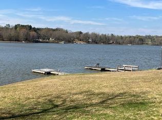 119 Dickson Cove Rd, Campobello, SC 29322