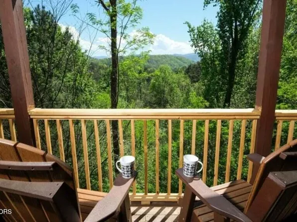 544 Royal Coachman Dr, Pigeon Forge, TN 37863