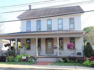 2060 State St, East Petersburg, PA 17520