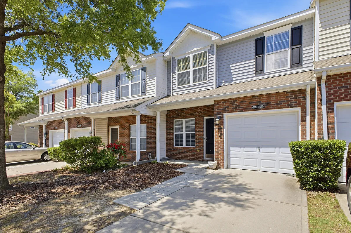 Building Photo - 205 Azteca Dr