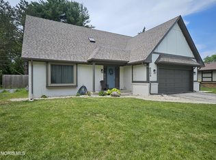 6504 Oak Brook Dr, Whitehouse, OH 43571
