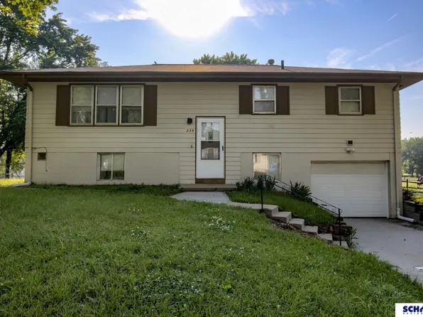 253 S 110th St, Omaha, NE 68154