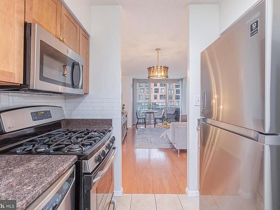 3rd image of 4801 Fairmont Ave APT 411