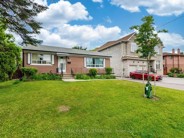 6939 Justine Dr, Mississauga, ON L4T 1M4