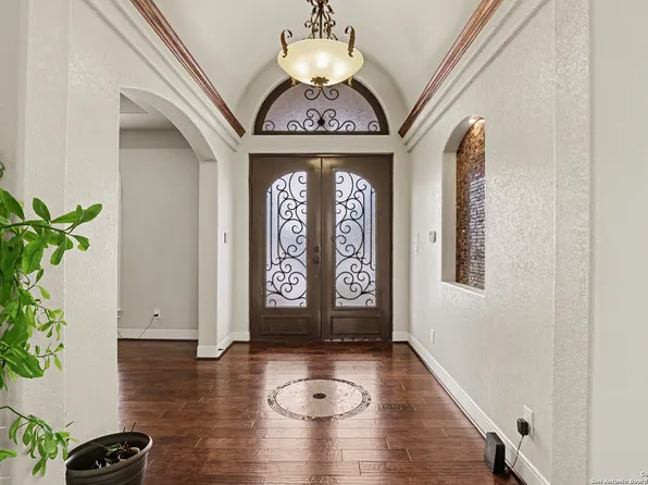 113 Abrego Mount, Floresville, TX 78114