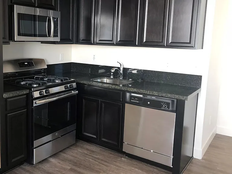 504 E Isidoro Ave #504 — Photo 7