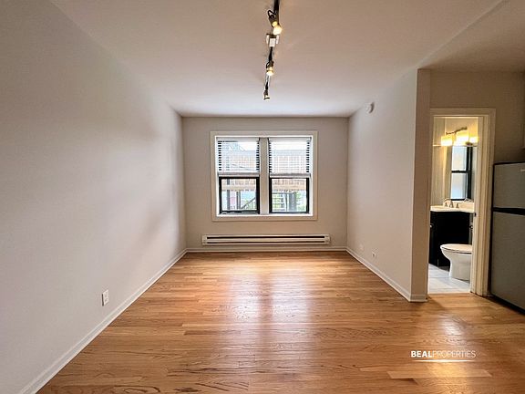2nd image of 2834 W Palmer St #2834109