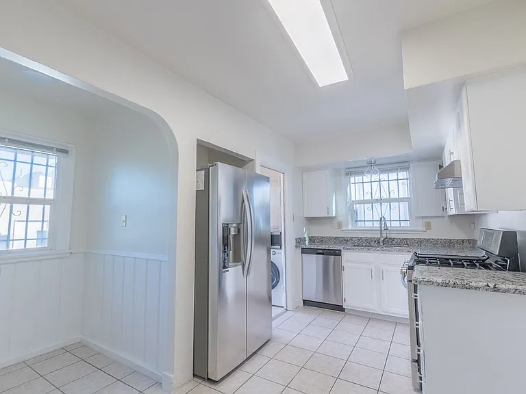2226 S Redondo Blvd — Photo 21