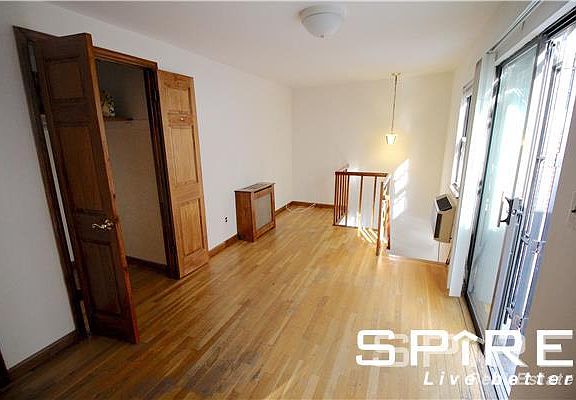 5th image of 30 W 73rd St APT 10