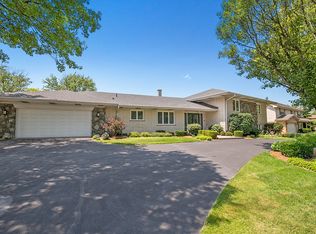 149 Carriage Way Dr, Burr Ridge, IL 60527