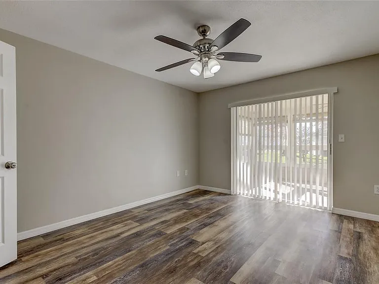 7926 Foxwood Dr — Photo 12