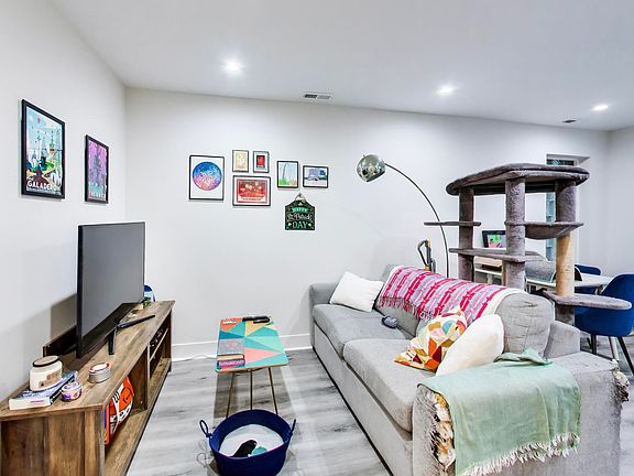 4th image of 2021 W Shakespeare Ave #Ch1